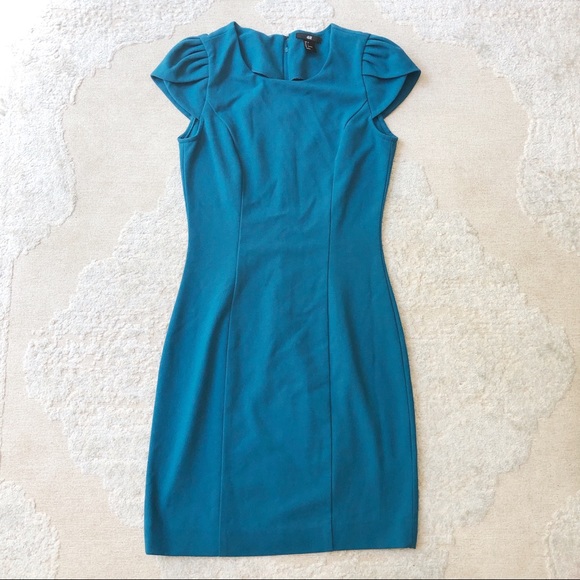 H&M Dresses & Skirts - H&M Tulip Sleeve Career Sheath Dress